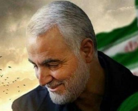 حضور رهبر جریان صدر در منزل سپهبد شهید قاسم سلیمانی/عکس