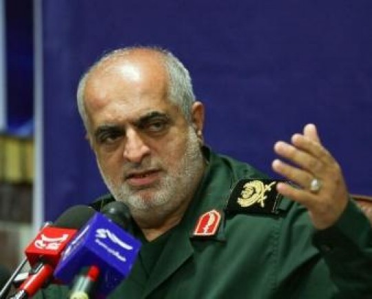 تمام موفقیتهای حاج قاسم سلیمانی به خاطر ارتباط با شهدا و مادران شهدا بود