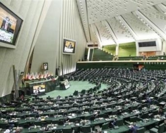 استقبال نمایندگان از اقتدار سپاه؛ گفته بودیم دوران بزن و در رو تمام شده است