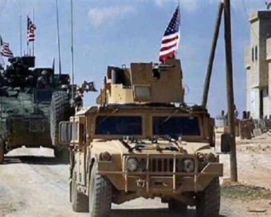 خروج کاروان نظامی آمریکا از حومه «الحسکه» سوریه برای ورود به عراق