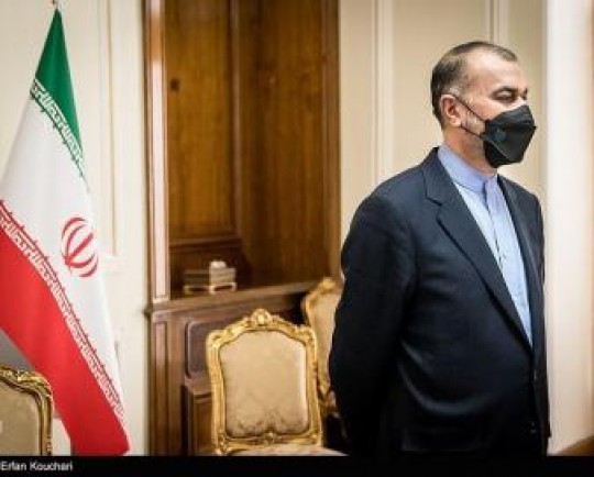 وزیر امور خارجه به تماشای سیصد نشست / زنده باد زبان فارسی