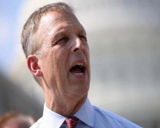 افبیآی تلفن همراه نماینده جمهوریخواه را هم مصادره کرد