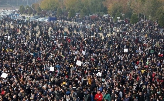 واکنش دولت به اعتراضات در اصفهان: به‌دنبال حل مشکل آب هستیم!