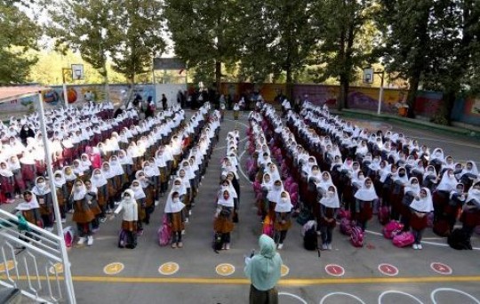 ۲۹۵ هزار دانش‌آموز قمی سال تحصیلی جدید را آغاز کردند.