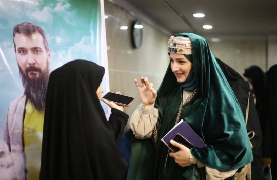 فرهیختگان و اهالی رسانه، نمایش  فاطمه  را به نظاره نشستند