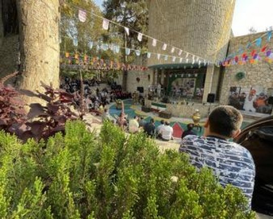 اجرای سرود در سرای سالمندان شهر یاسوج به همت حوزه هنری انجام شد