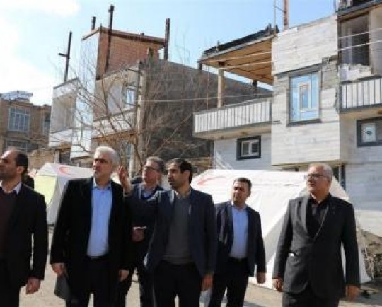 کمک ٢٥ میلیارد ریالی بانک صادرات ایران به زلزلهزدگان آذربایجان غربی