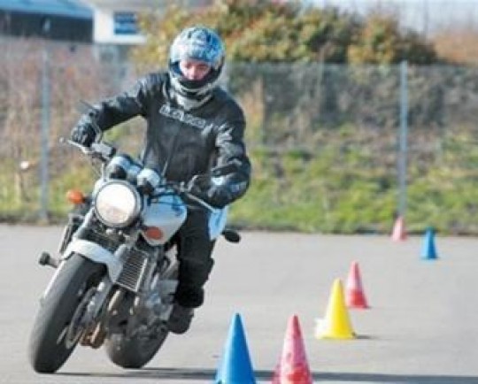 صفر تا صد دریافت گواهینامه آسان موتورسیکلت؛ از کاهش 50 درصدی هزینهها تا دریافت یکروزه