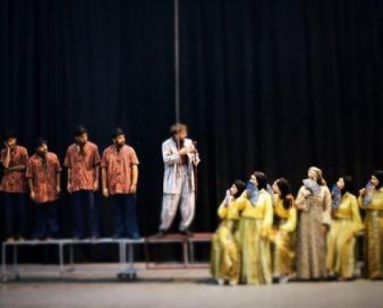 اجرای عمومی تئاتر «نمایش عروسی داریم و عروسی» در سنندج
