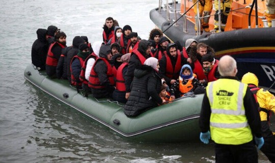 افزایش عبور مهاجران از کانال مانش با وجود سیاست‌های ضد پناهندگی انگلیس