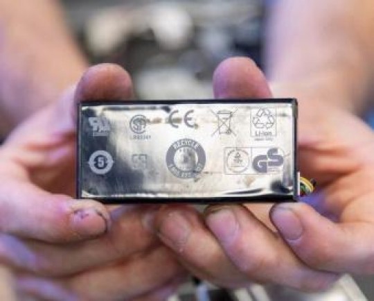 اتحادیه اروپا باتری های قابل تعویض را دوباره احیا می کند