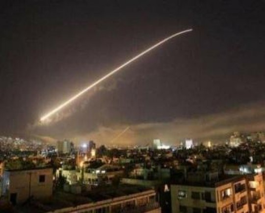 حمله موشکی شبانه رژیم صهیونیستی به حمص و طرطوس/ سوریه پاسخ داد